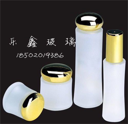 红色之魅 发现化妆品空瓶的艺术之美